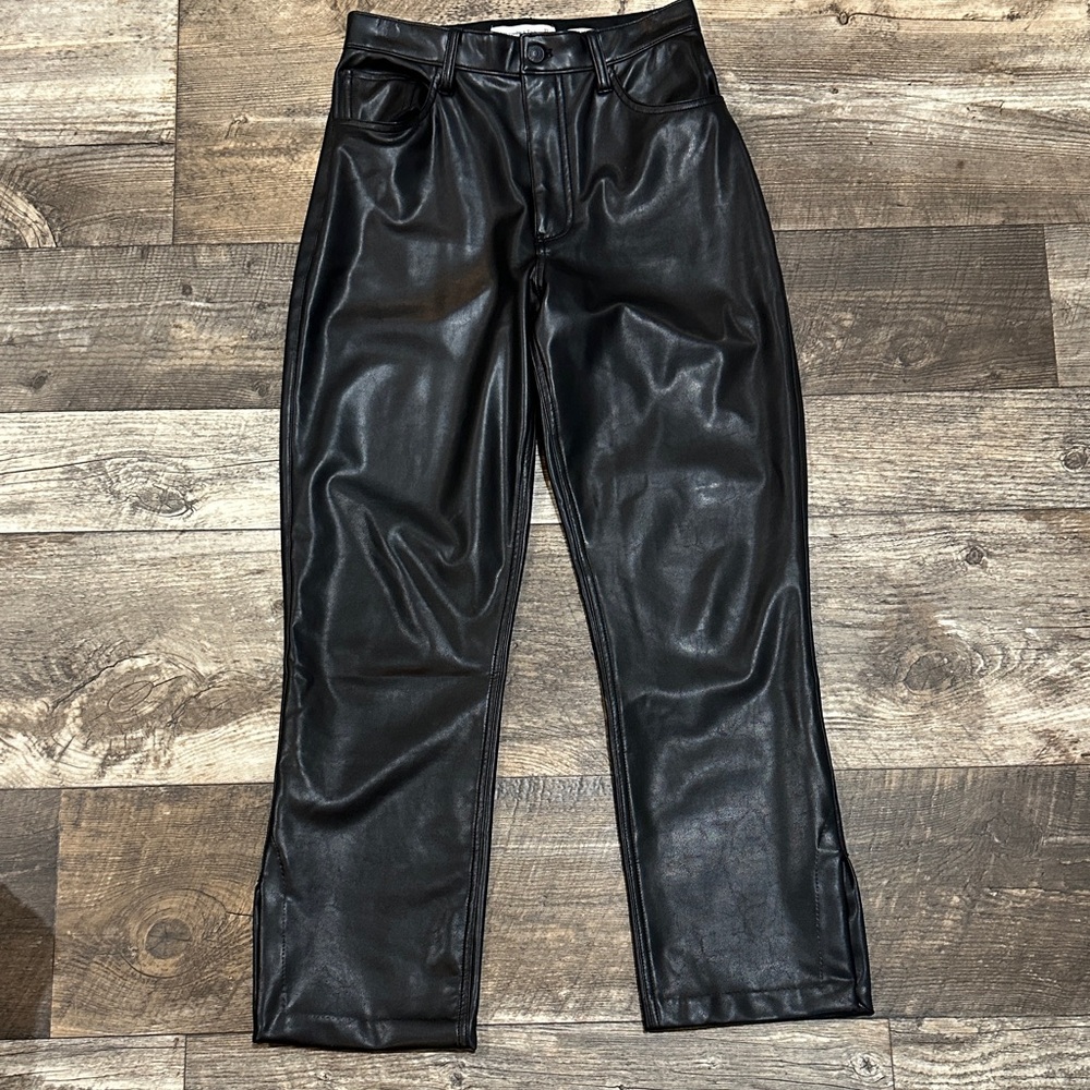 Abercrombie 90’s Straight Ultra High Rise Straight Vegan Leather Pants